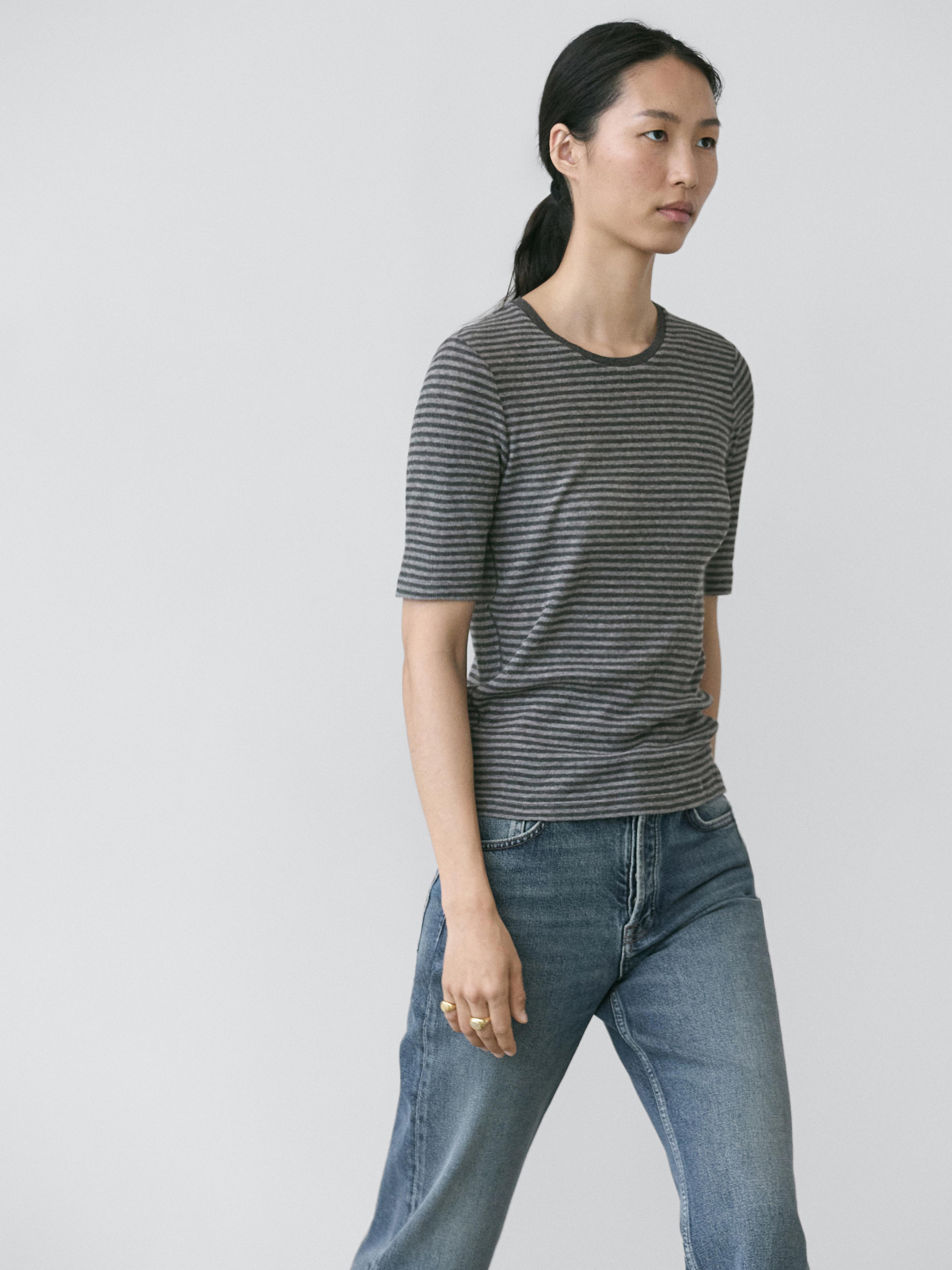 T-shirt à rayures et manches courtes